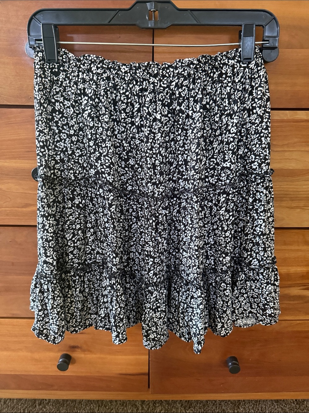 Ava Christine Black and White Floral Ruffle Rayon Skirt Size S
